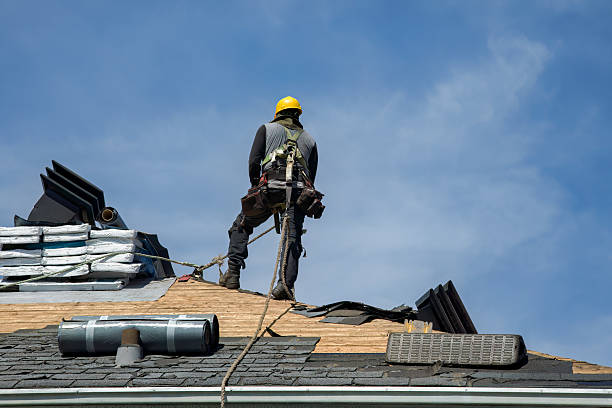 Professional Gutter Installation technician working in Richlands, VA